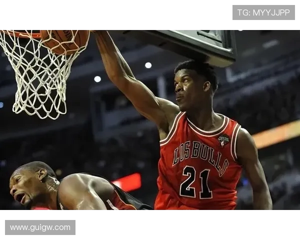 吉米巴特勒的篮球传奇之路与个人成长故事探讨