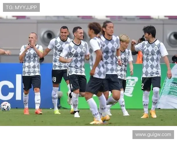 胜利船与恒大首发阵容对比分析揭示双方战术布局与关键球员表现 胜利船与恒大首发阵容对比分析揭示双方战术布局与关键球员表现