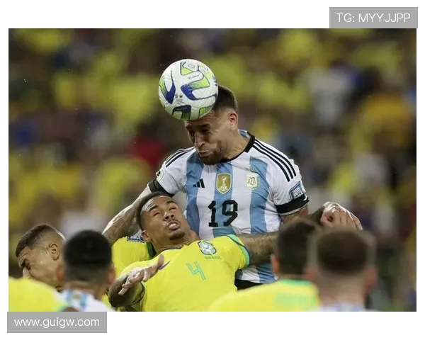 费哈与利雅德希拉尔的激烈对决展现足球魅力与战术智慧的巅峰较量