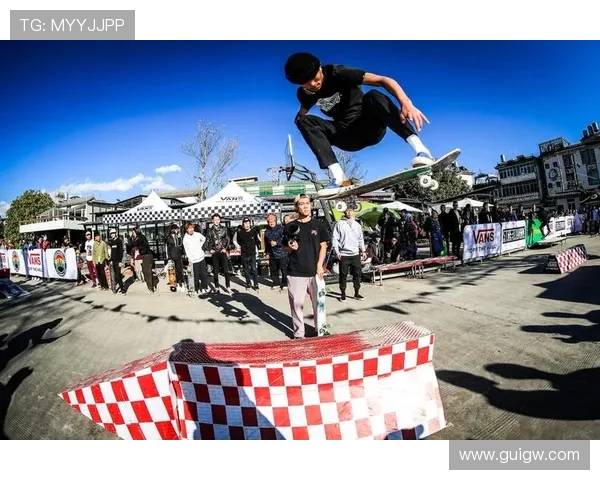 滑板人生的追逐与坚持:周娜的成长与梦想分享 滑板人生的追逐与坚持:周娜的成长与梦想分享