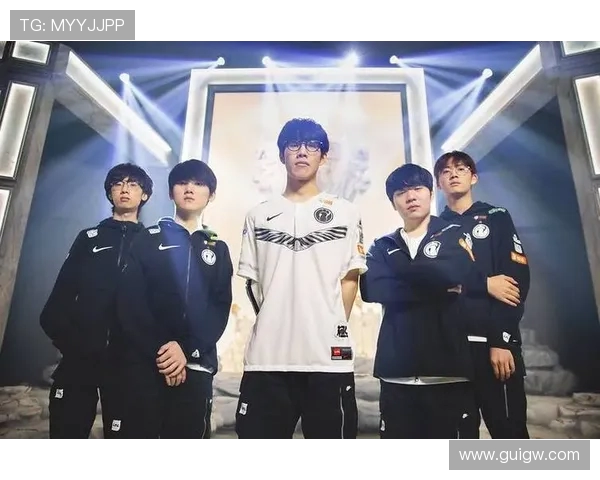 DOTA2战术解析：深入探讨FPX团队包夹战术的成功秘诀