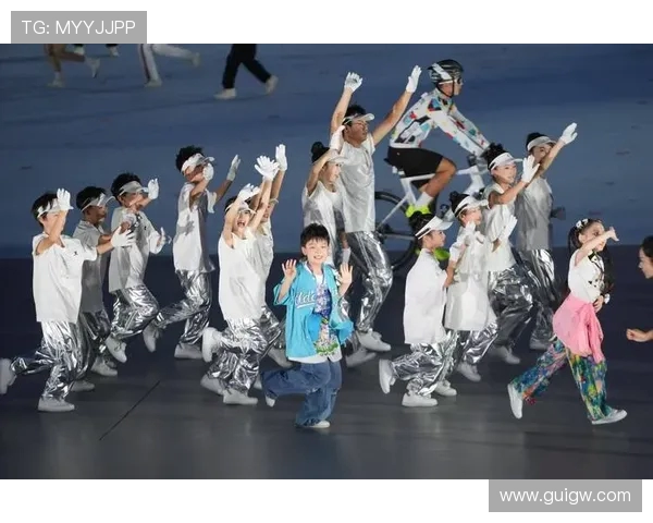 上海街舞队在世界街舞大赛中的团队协作表现分析与点评 上海街舞队在世界街舞大赛中的团队协作表现分析与点评